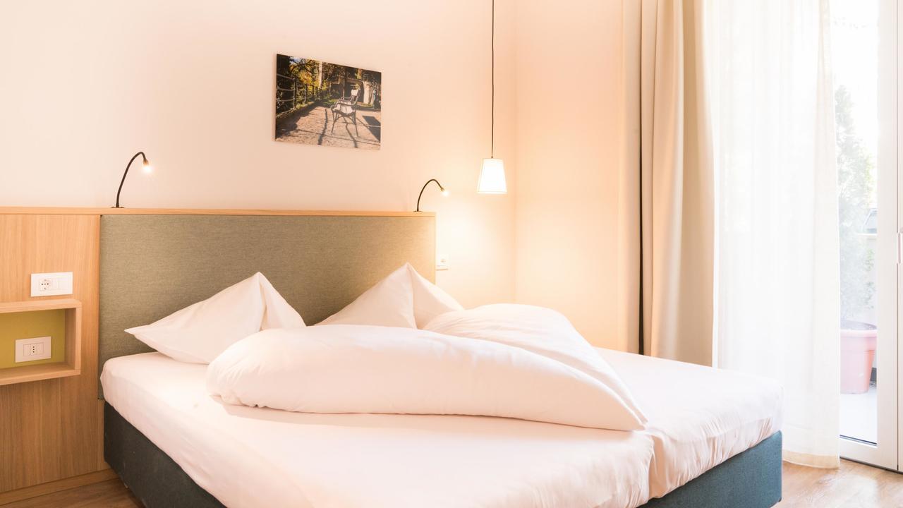 Flora Hotel & Suites 梅拉诺 外观 照片
