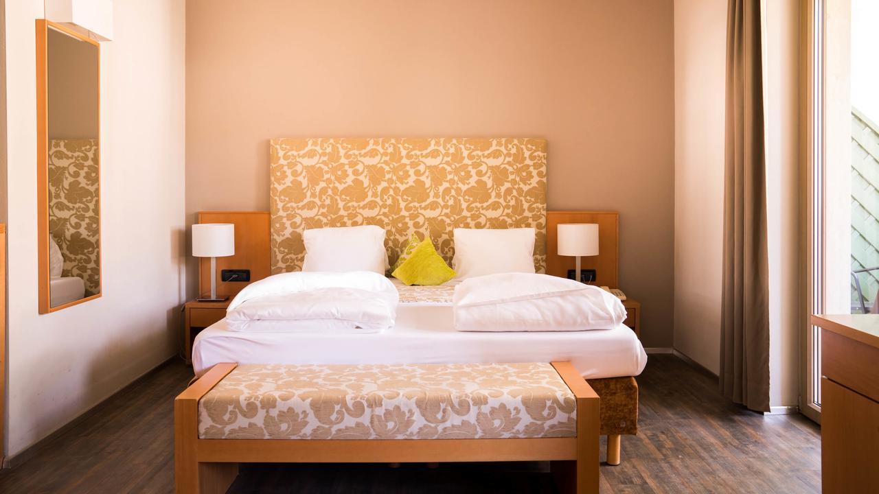 Flora Hotel & Suites 梅拉诺 外观 照片